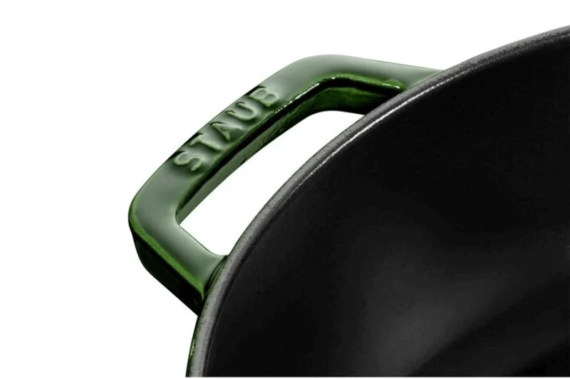 Sauteuse Staub Chistera en fonte émaillée basilic