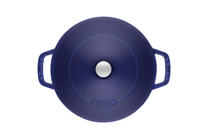 Sauteuse Staub Chistera en fonte émaillée bleu intense