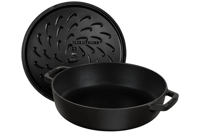 Sauteuse Staub Chistera en fonte émaillée noir mat