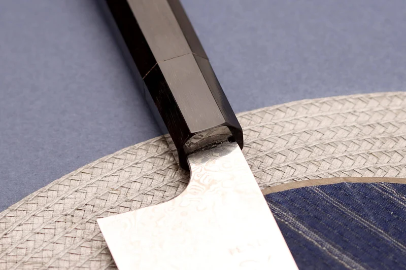 Couteau universel 15cm japonais artisanal Hatsukokoro Ginga ATS-34 Damas ébène corne