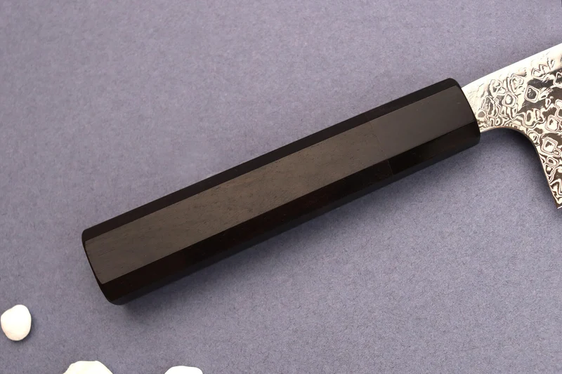 Couteau santoku 18cm japonais artisanal Hatsukokoro Ginga ATS-34 Damas ébène corne