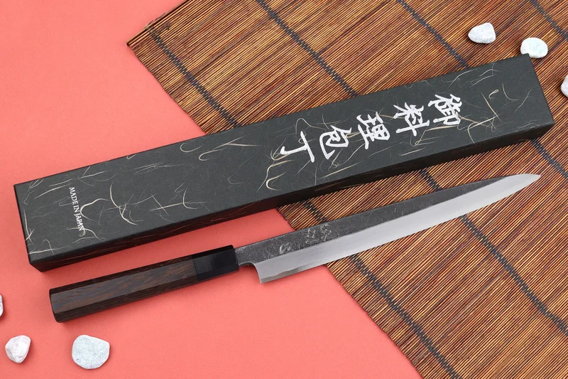 Couteau yanagiba 27cm japonais artisanal Hatsukokoro Shirasagi manche en wengé