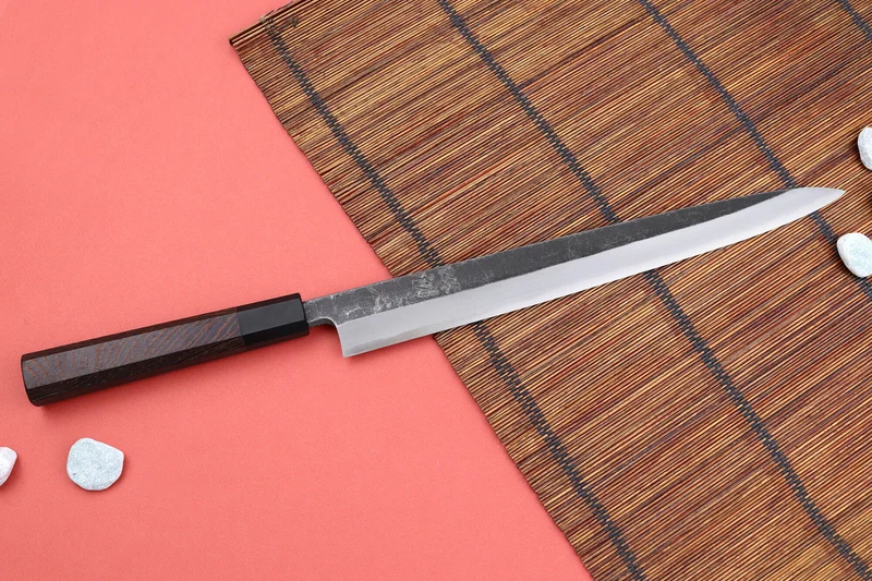 Couteau yanagiba 30cm japonais artisanal Hatsukokoro Shirasagi manche en wengé