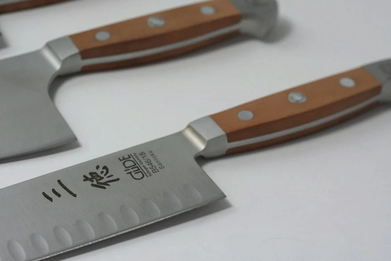 Couteau santoku Gude Alpha Poire 18cm en acier forgé