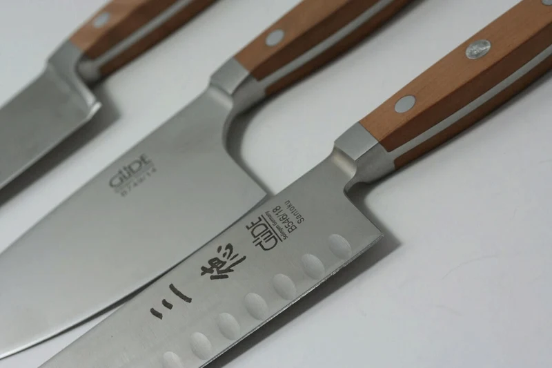 Couteau santoku Gude Alpha Poire 18cm en acier forgé