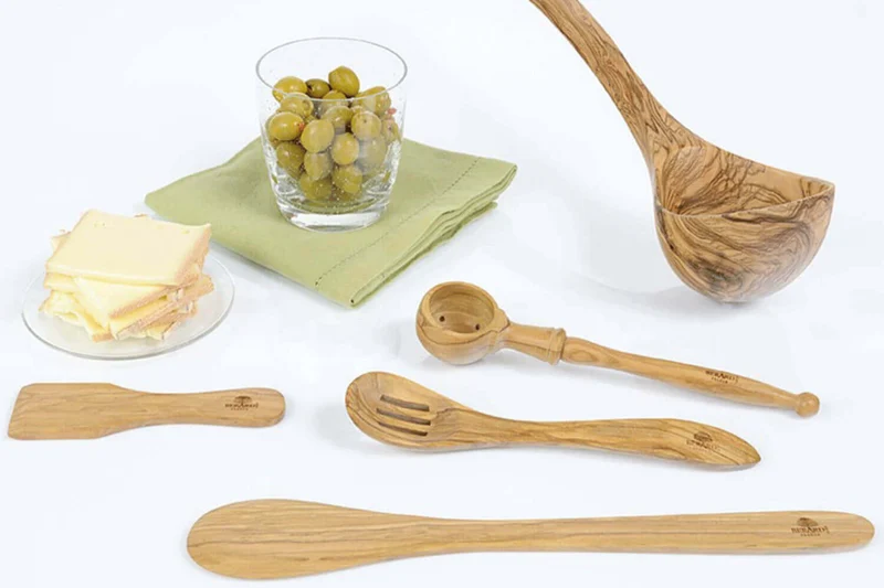 Spatule ronde Bérard faite main en olivier 30cm
