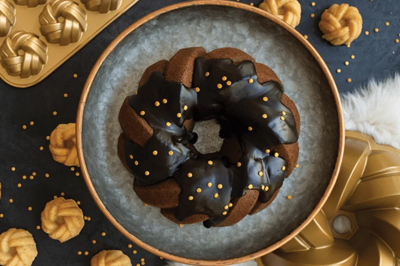 Moule à gâteau Nordic Ware Bundt Torsadé gold en fonte d'aluminium diamètre 27cm