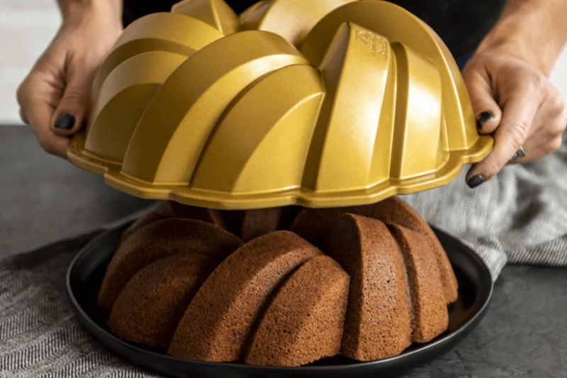 Moule à gâteau Nordic Ware Bundt Torsadé gold en fonte d'aluminium diamètre 27cm