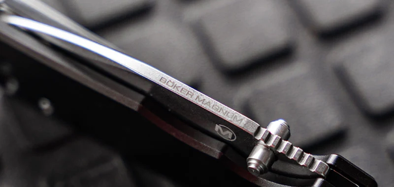 Couteau Pliant noir Crossbar Lock Boker magnum Rockstub