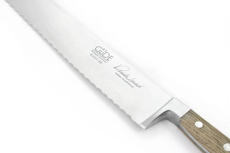 Couteau à pain Güde Alpha Chêne 32cm en acier forgé