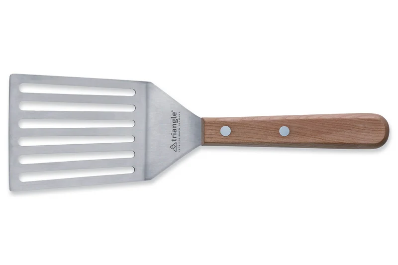 Spatule ajourée coudée large Triangle manche en bois de cerisier