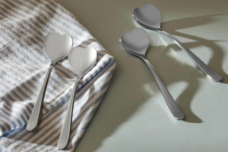 Set de 4 cuillères à thé Alessi Big Love 14,5cm acier inox 18/10 design par Miriam Mirri