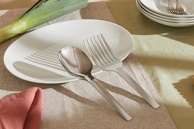 Cuillère de service Alessi Tibidabo tout acier inox design par Kristiina Lassus