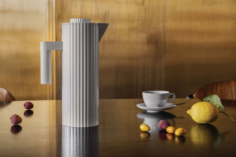 Carafe isotherme Alessi Plissé 1L double paroi design par Michele De Lucchi