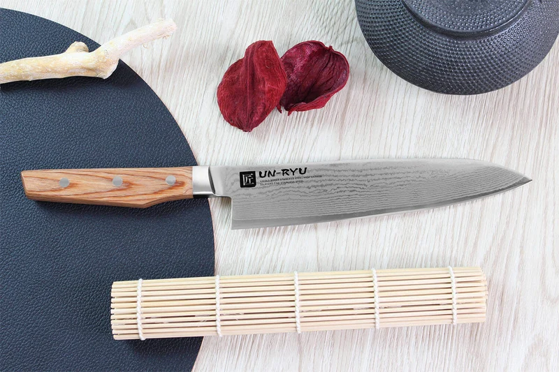 Couteau de chef japonais Shimomura Un-Ryu 21cm damas 33 couches