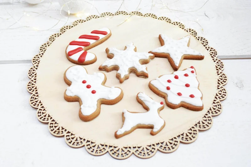 3 découpoirs Scrapcooking en inox doré - Bonhomme pain d'épice/sucre d'orge/étoile