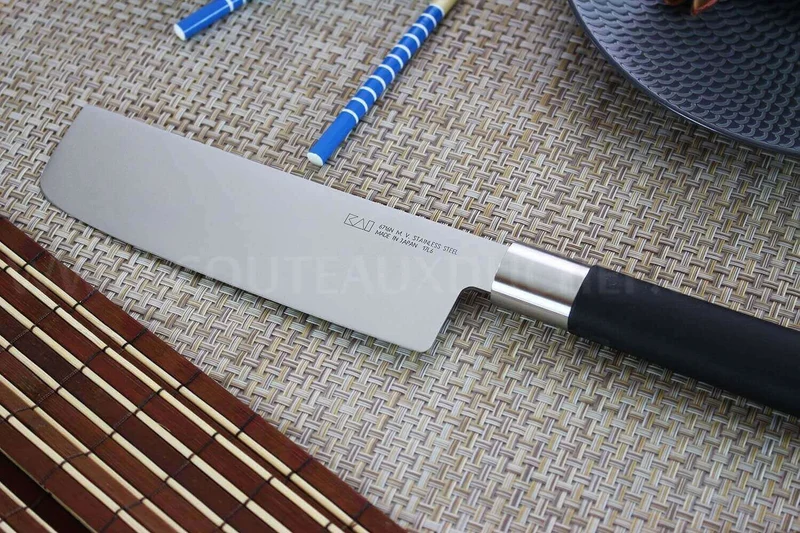 Couteau Nakiri japonais KAI Wasabi Black lame 16.5cm