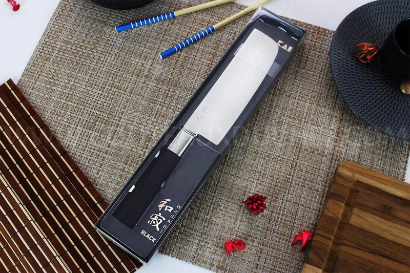 Couteau Nakiri japonais KAI Wasabi Black lame 16.5cm