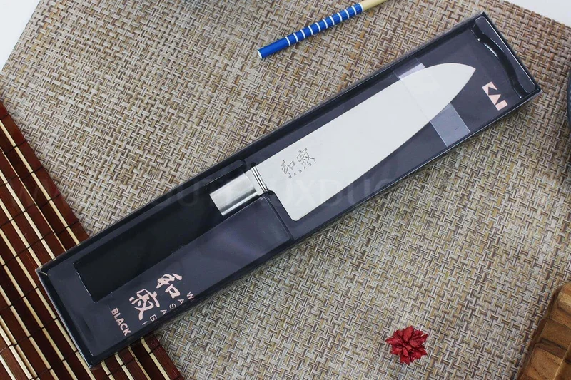Couteau Santoku japonais KAI Wasabi Black lame 16.5cm