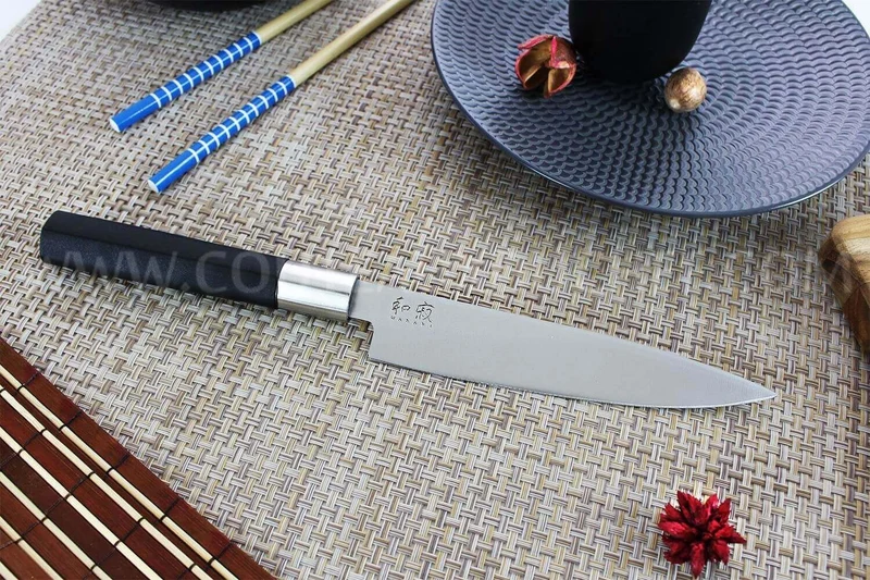 Couteau universel japonais KAI Wasabi Black lame 15cm
