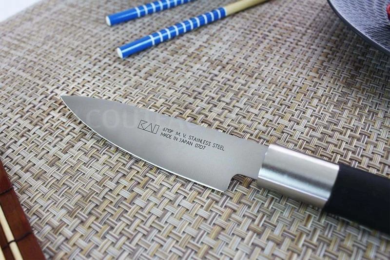 Couteau universel japonais KAI Wasabi Black lame 10cm