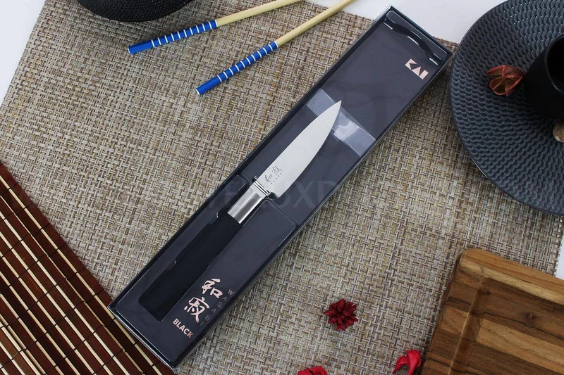 Couteau universel japonais KAI Wasabi Black lame 10cm