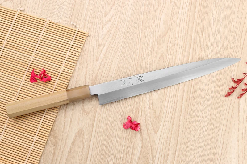 Couteau yanagiba 24cm japonais artisanal Nakamura Kaishin Saku WS2 en magnolia