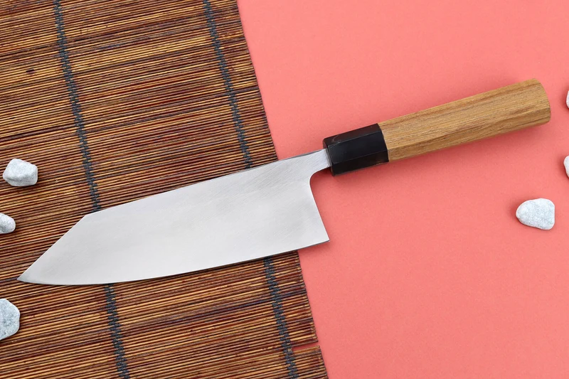 Couteau deba kiritsuke 18cm japonais artisanal Hatsukokoro Shirasagi manche en teck