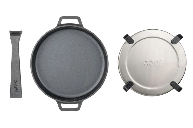 Poêle ronde Ooni Sizzler en fonte manche amovible + dessous-de-plat inox