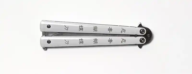 Couteau papillon blanc japonais