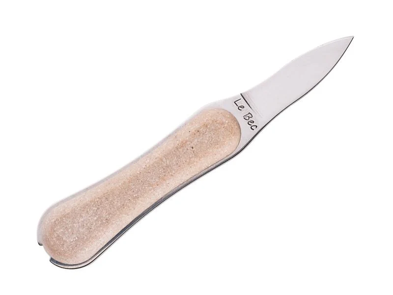 Couteau a huitre le bec coquilles d'huitres