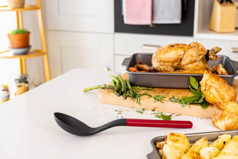 Cuillère à mélanger Kitchen Aid en nylon 34cm