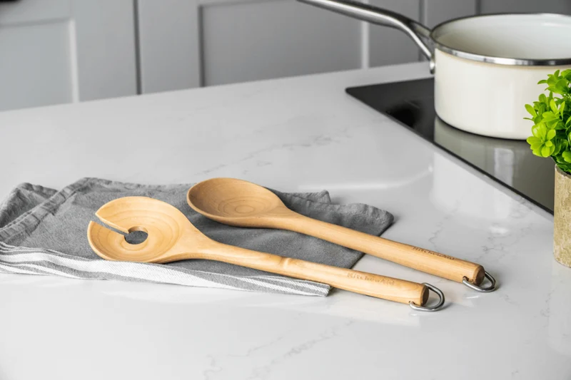 Couverts à salade Kitchen Aid en bois de bouleau
