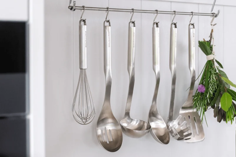 Cuillère ajourée Kitchen Aid en acier inoxydable