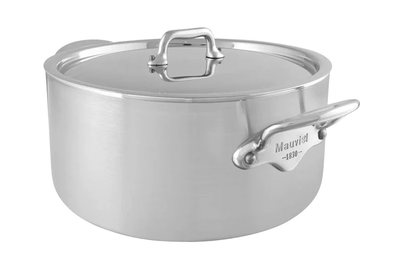 Cocotte Mauviel M'Urban4 en fonte d'inox avec couvercle inox compatible induction