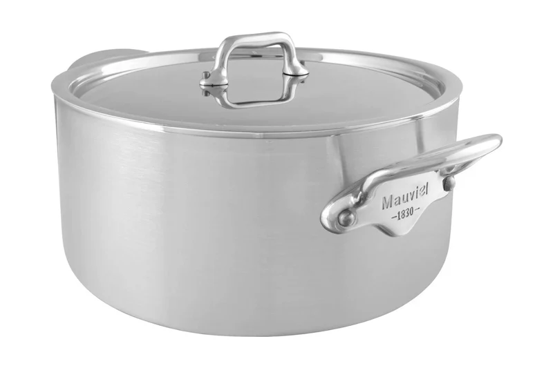 Cocotte Mauviel M'Urban4 en fonte d'inox avec couvercle inox compatible induction