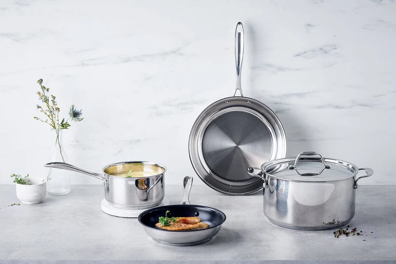 Sauteuse Beka Chef en inox avec couvercle 28cm