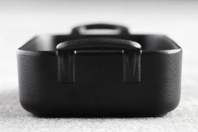 Plat rectangulaire Revol Belle Cuisine 26x18,5cm en porcelaine noire effet fonte