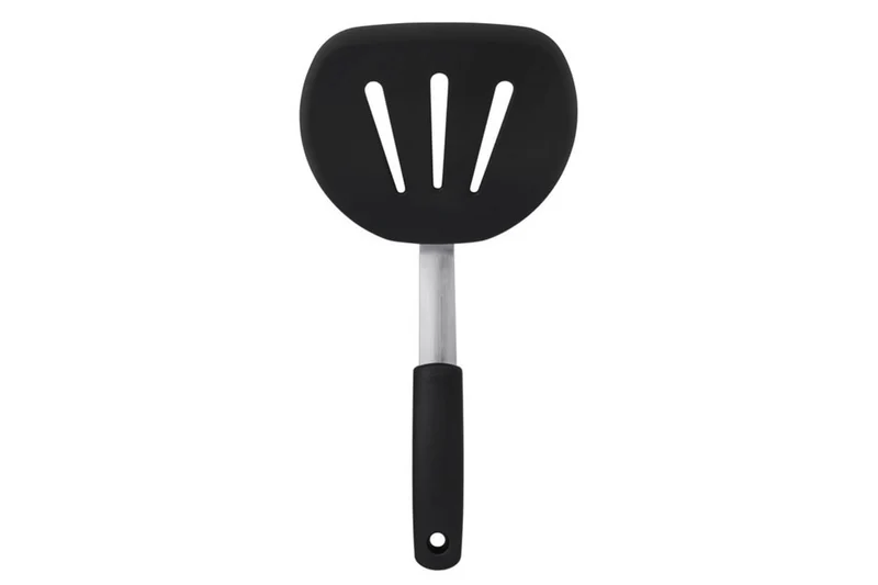 Spatule extra large flexible ajourée OXO en silicone