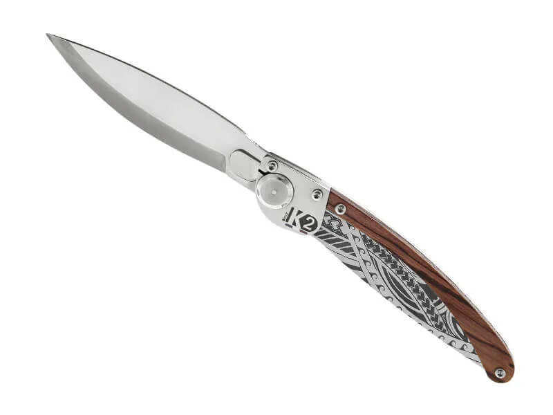 Couteau pliant K2.04M manche bois de violette et acier décor art polynésien 11,5cm