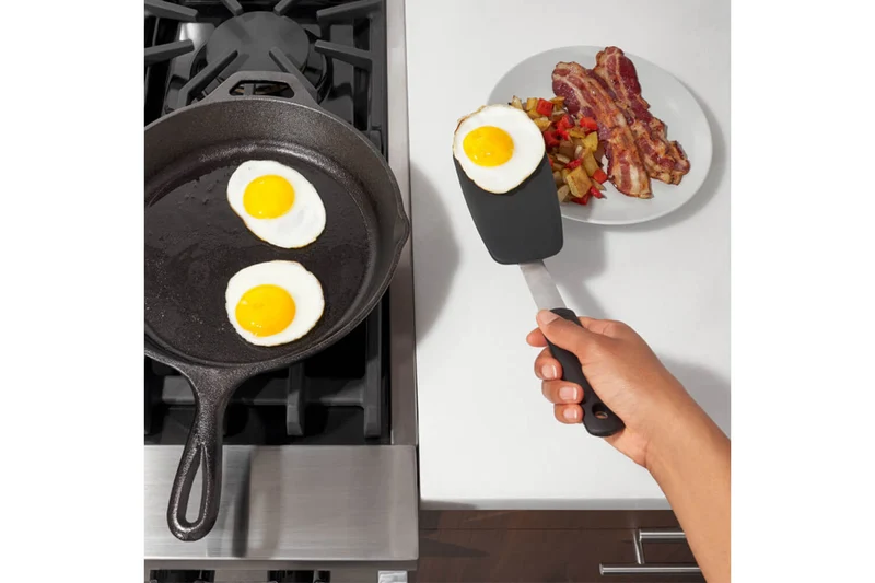 Spatule large flexible OXO en silicone
