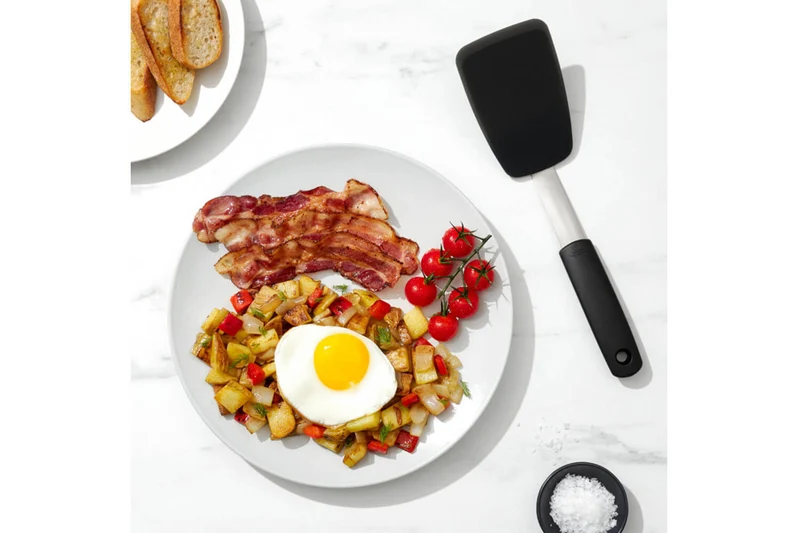 Spatule large flexible OXO en silicone