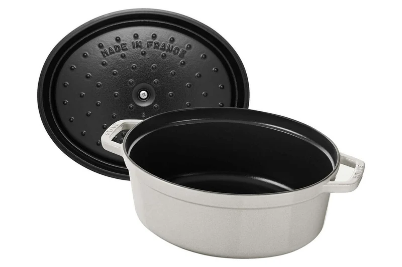 Cocotte STAUB ovale en fonte émaillée truffe blanche