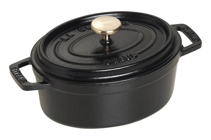 Cocotte Staub ovale en fonte émaillée noir mat