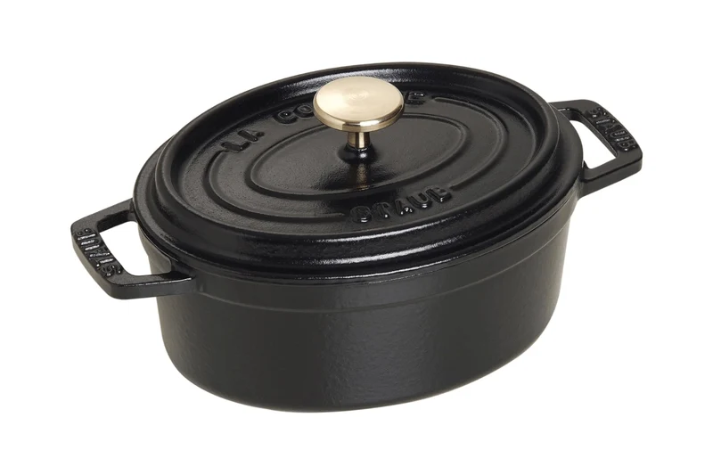 Cocotte Staub ovale en fonte émaillée noir mat