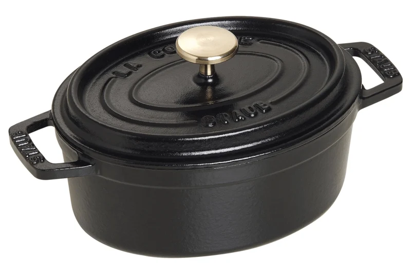 Cocotte Staub ovale en fonte émaillée noir mat