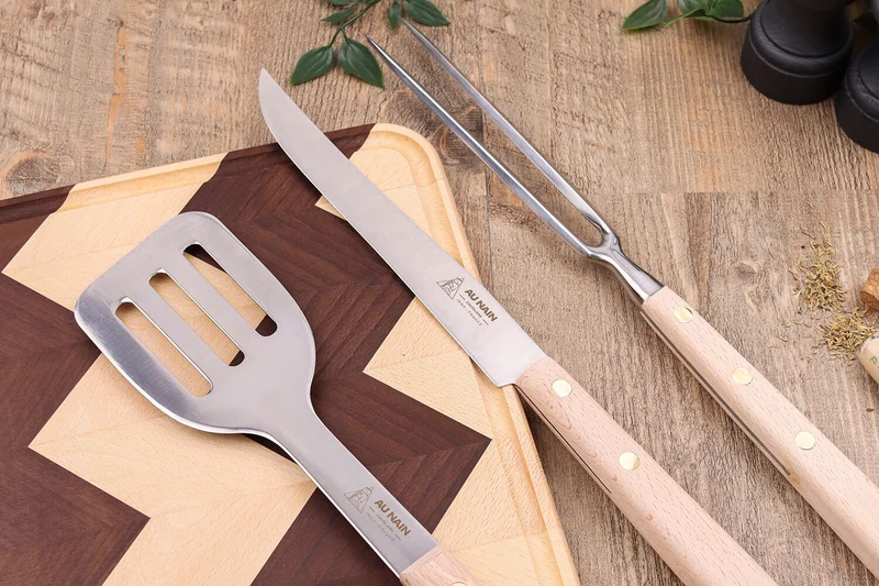 Fourchette de service pour barbecue Au Nain 48cm en hêtre