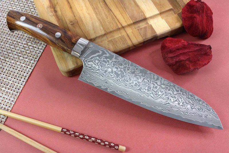 Couteau santoku japonais Takeshi Saji R2 Damas Mosaïque 17,5cm