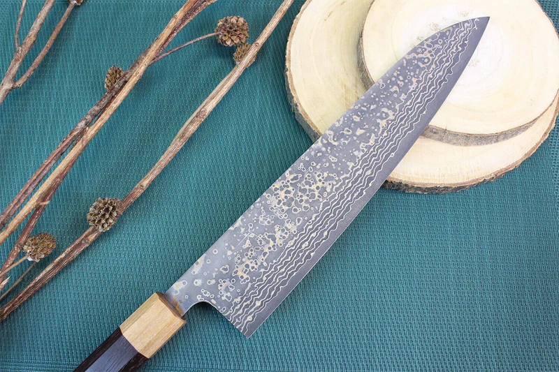 Couteau de chef japonais artisanal Takeshi Saji VG10 Gold 24cm