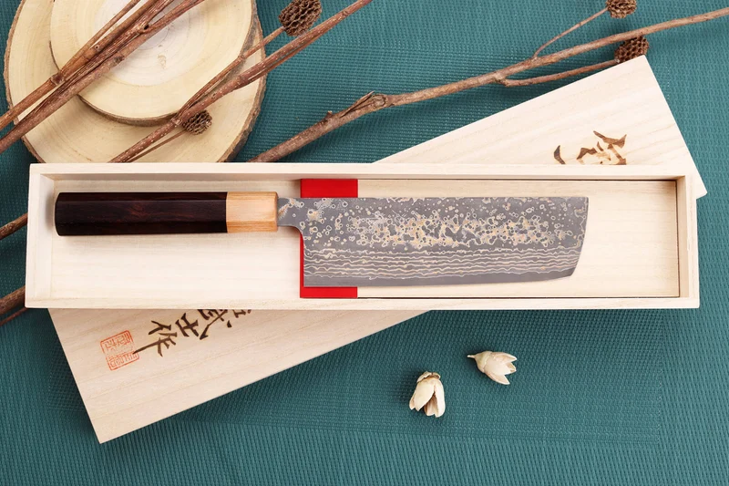 Couteau nakiri japonais artisanal Takeshi Saji VG10 Gold 16,5cm